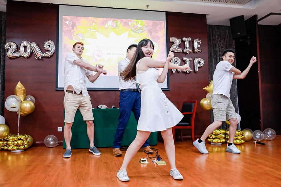 20190714521636.jpg 晚会3.jpg